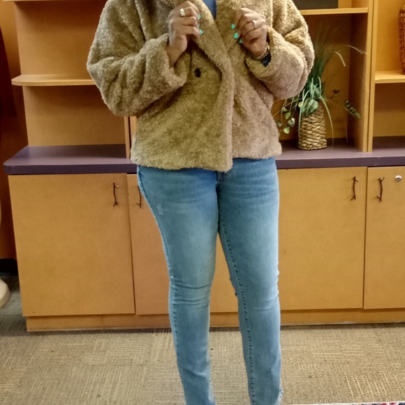 Faux Fur Waist Lenght - Picture 2 of 2